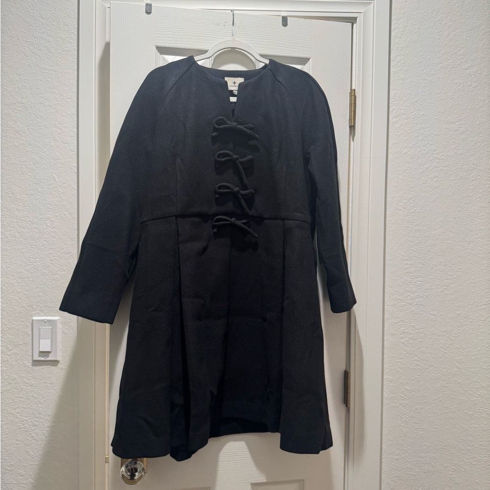 Elegant Black Womens coat dress
Tuckernuck
NWT